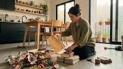 Cómo reciclar y reutilizar papel de regalo en Navidad sin complicarte