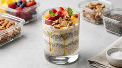 Avena trasnochada cremosa: déjala lista en 5 minutos y desayuna sin prisas